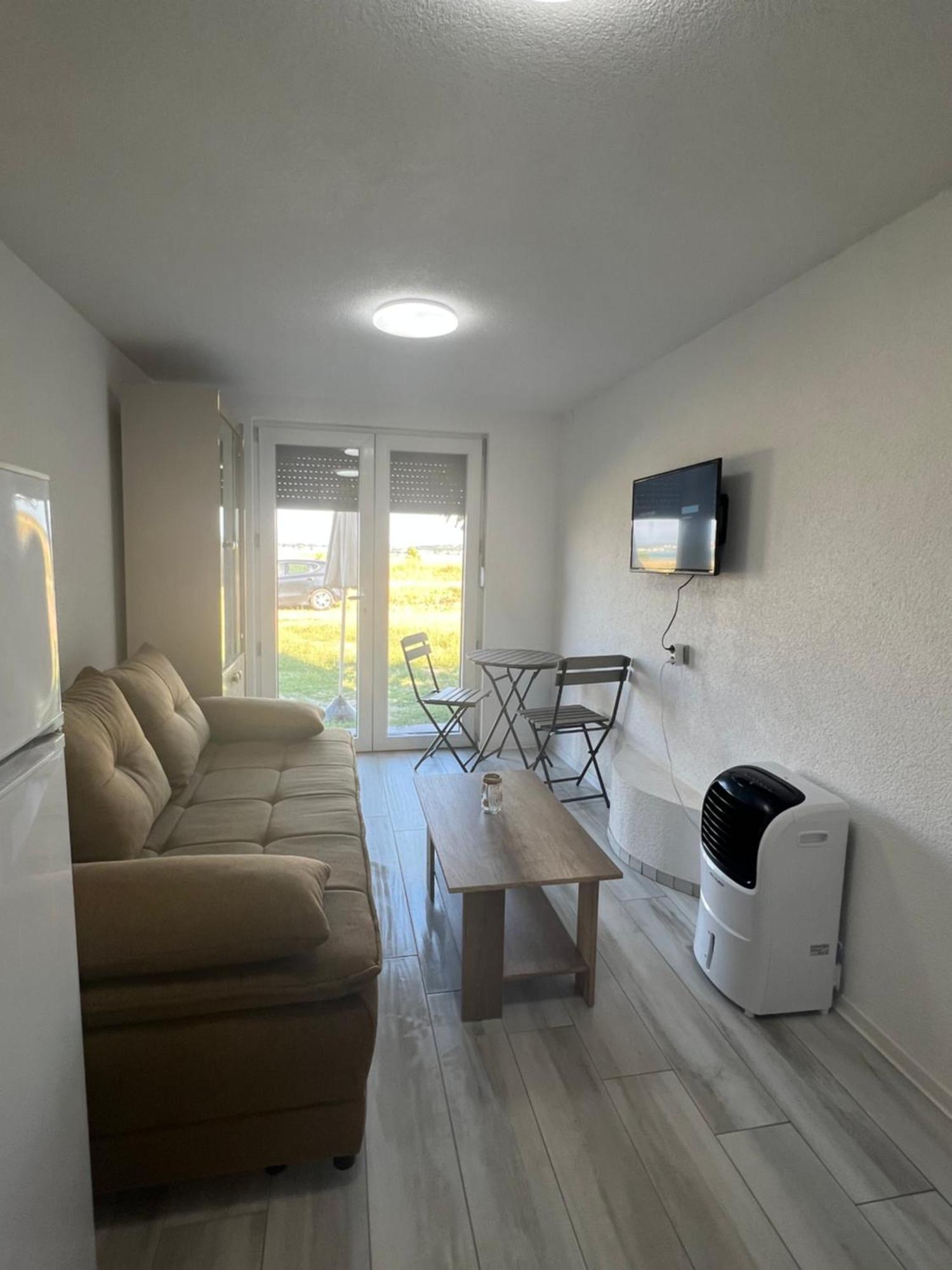 Apartments Linic Nin Bagian luar foto